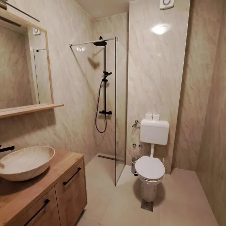 Leticia Apartament *