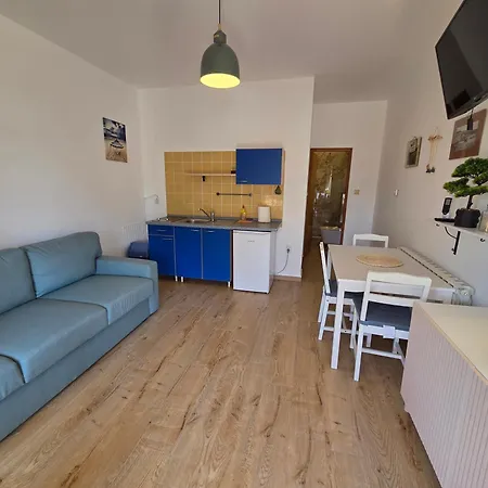 Leticia * Baska (Krk)